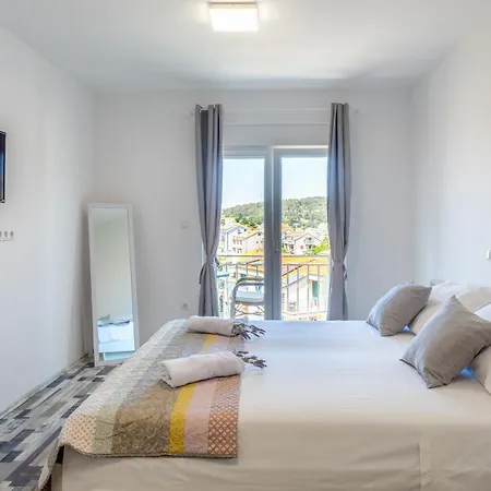 Luksa - Zf Hvar Apartment *