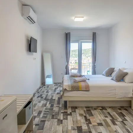 Luksa - Zf Hvar Hvar Town